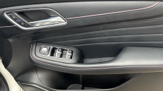 MG HS 1.5 T-GDI Trophy 5dr Petrol Hatchback